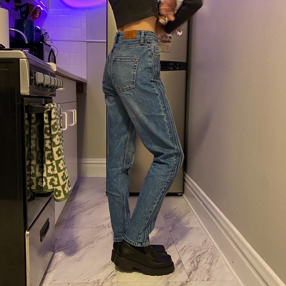 BDG Urban Outfitters Mom Jeans - Picture 3 of 10